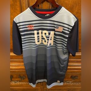 Men’s size small Umbro performance tee.   Exc cond